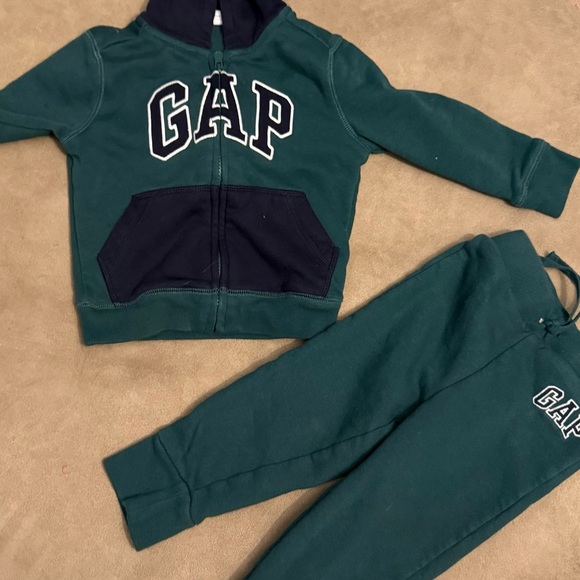 Gap Jogger Set, Size 2 - Picture 2 of 3